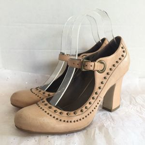 B Makowsky Tan Leather Studded Mary Jane Pump Heels -Size 8 Sasha Round Toe Y2K